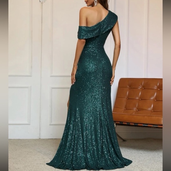 Luxe green slit thigh party sequins  dress - Picture 3 of 7
